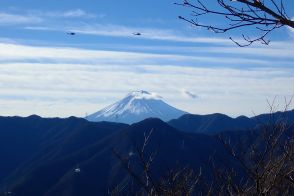 「秀麗富嶽十二景」四番山頂「笹子峠」からならコンパクト、笹子駅からならヘビーな笹子雁ヶ腹摺山