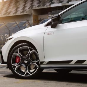 VWゴルフに究極のFFホットハッチが登場。新型「GTI クラブスポーツ」は300馬力、最高速度は267km/h！