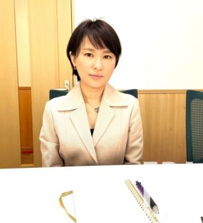 面識ないのに「バカ」「酷いデマ」…美人投資家・深田萌絵氏が呆れた「維新・足立康史議員の暴言」