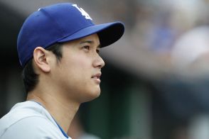 大谷翔平も思わず「重っ！」〝偉人〟クレメンテの重量級バットを贈呈　試合で使う可能性は…