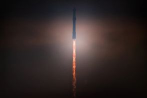 スペースＸ、新型ロケット打ち上げ　宇宙船の帰還に成功