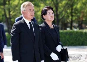 韓国前大統領、妻の「機内食論争」に「稚拙な言い争い…恥ずかしくないか」