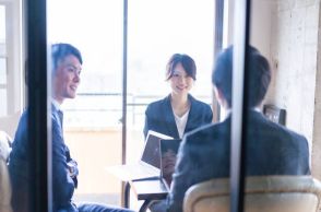 20代社員にまで伝染する女性軽視。それでも笑顔で接する40代ワーママの「残念な本音」