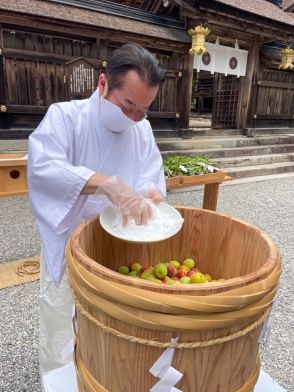 「梅の日」本場・紀州の熊野本宮大社で梅漬け神事