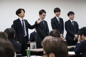 藤井聡太八冠の目の前で高橋佑二郎四段が「真夏の果実」熱唱　会場大爆笑