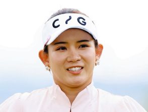 女子ゴルフ・吉本ひかる、ツアー初優勝した昨年3月以来の首位　「次は私の番‼」親友・新垣比菜の優勝に気合