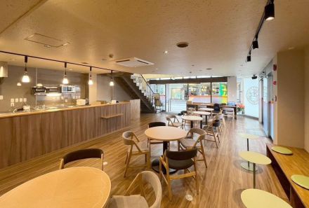 富士宮に花がテーマの喫茶店「カフェ ハナモリ」　文房具コーナーも