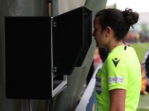 FIFA主要大会史上初“リクエスト方式”のビデオ判定「VS」採用へ!! ヤングなでしこ出場のU-20女子W杯で実施