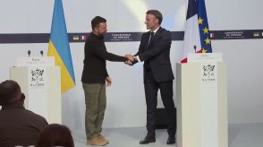 フランス・マクロン大統領がゼレンスキー大統領と会談　ウクライナ兵の訓練は複数国の連合で教官らを派遣と明らかに