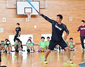 楽天アンバサダーの銀次さん、山形九小で教室　スポーツの魅力伝える