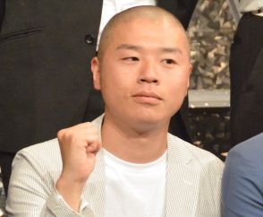 骨折のアキナ・山名文和『せやねん』生出演し元気な姿「めっちゃ元気」　右腕固定した姿での出演に驚き「この緩さ、エグいっすね」