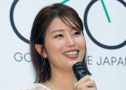 「歩いてるだけで幸せな気分に」稲村亜美、プライベート初のエスコンで感激　「仕草が可愛い」から推しとなった選手のタオルも購入