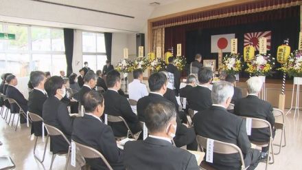 81年前爆発事故で沈没した戦艦「陸奥」の慰霊祭に遺族ら60人が参列