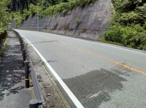 国道４１号で原付バイクと軽乗用車が衝突　原付の男性が死亡　仲間とツーリング中　岐阜県下呂市