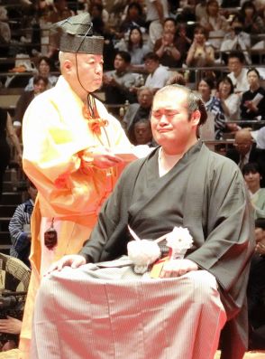 元千代の国が断髪式　脳幹出血で闘病中の兄・澤田賢澄さんを思い涙「断髪式が無事に終わったと報告したい。良くなることを信じて」