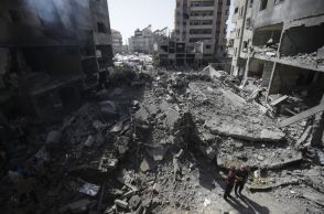 地元当局「ガザ中部で210人死亡」　イスラエル軍は人質4人救出