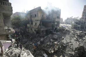 イスラエル軍、ガザ中部攻撃で１００人死亡か　同地域で人質奪還作戦