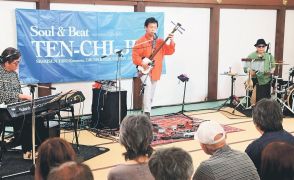 富山県高岡市の瑞龍寺で祈りの音色　元オフコースの大間さんら演奏