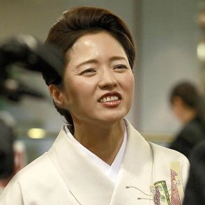 三田寛子と藤原紀香「梨園の妻」の意外な評判 ランジェリー公開で露呈した三田の芸能人気質