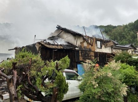 岡山・倉敷で民家の母屋と離れ焼く　住人は逃げ出し無事