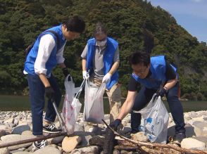 河川敷や観光地でごみ拾いに汗　岐阜・愛知で「ぎふしんクリーン作戦」