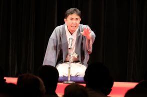 戦時中の「面白くない」国策落語を林家三平さんが再現した意味