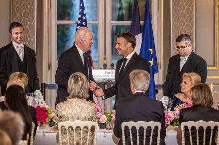 米仏首脳、ロシア凍結資産の活用で合意　ウクライナ支援へ