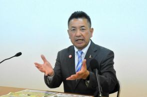 自公候補破って栃木・鹿沼市長選で初当選、松井氏は事件を機に政界へ
