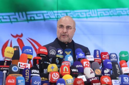 イラン大統領の立候補者6人承認、保守強硬派ガリバフ氏ら
