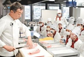 「立派な調理師になるため一番重要なのは…」　焼き肉店「正泰苑」社長が特別授業　沖縄の琉球調理製菓専門学校で