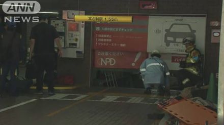 【速報】福岡市天神の立体駐車場で女性が乗った車が地下に転落　救助活動中　警察など