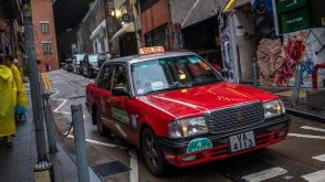 タクシー運転手の自警団　「違法」なウーバーを摘発、市民からは反発も　香港