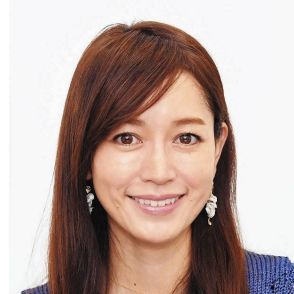 49歳・細川直美、最新ショットに称賛の声飛ぶ　交流イベントの様子に「デビューから変わらない」「透明感」「白雪姫みたい」