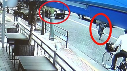 【騒然】新宿で80代男性が運転する車が“暴走” 2人をはねそのまま走り続ける　防犯カメラに車を追いかける人の姿も