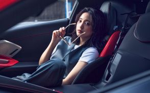 山崎紘菜さんと【車】「理想の車に負けないオーラを宿した自分になっていたい」｜CLASSY.