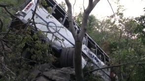 インド北部で武装勢力に襲われバス転落　9人死亡33人ケガ　イスラム過激派による犯行か