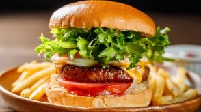 「ダイエット中だけどハンバーガー食べたい！」栄養士が教える、太りにくい具とサイドメニューの選び方