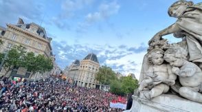 フランス「極右首相」は生まれるのか、危機感に賭けたマクロン大統領の勝算とリスク