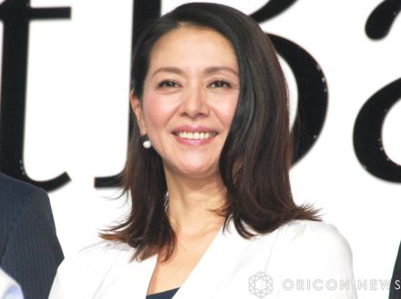 本当に58歳？小泉今日子、若々しいショートヘア姿にファンうっとり「変わらずべっぴんさん」　満島ひかりと笑顔で2ショット