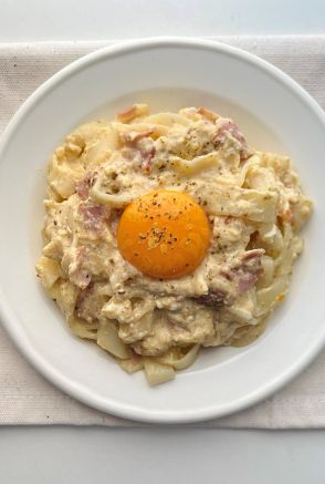 きしめんでカルボナーラの簡単レシピ、「絶対に美味いやつやん…」と話題。農林水産省“中の人”も「特におすすめ」