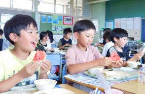 一足早い夏に笑顔　給食に大玉スイカが登場　名産地の千葉・富里