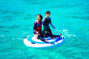 水上を歩くように360度自由に進める「Wheeebo」、沖縄の4つのホテルでレンタル開始