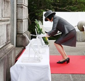 トルコ艦遭難慰霊碑前で追悼　軍艦来訪に合わせ、和歌山県串本