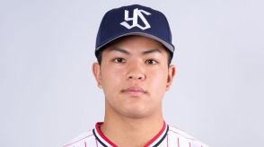 「燕の希望」ヤクルトの“18歳ルーキー捕手”鈴木叶がデビュー戦でプロ初安打初打点　1塁ベース上では笑みがこぼれる