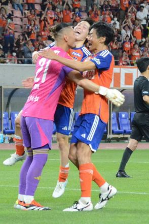 新潟辛勝　北九州をPK戦の末に下し3回戦へ　GK阿部が2人目と4人目を止めた「いろいろあった一週間」