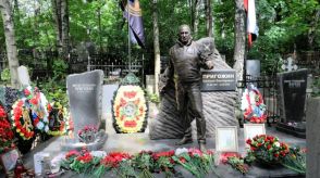 プリゴジン氏の慰霊碑がロシアに次々　支持者「まだ生きている」