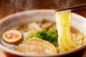 「関西地方で人気のラーメン」ランキング！　2位は牛骨スープがおいしい「人情麺家 牛骨王 南船場店」、1位は？【2024年6月版】