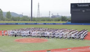 【高校野球】被災地への思いを込め、２人の主将が同時に選手宣誓　東北大会開会式