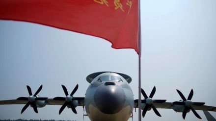 中国、欧米の軍操縦士らの勧誘工作を強化　ファイブアイズが警告