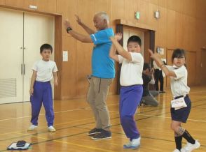 江戸時代から続く伝統の「太子踊り」　地元の小学生が踊って学ぶ　岐阜県飛騨市